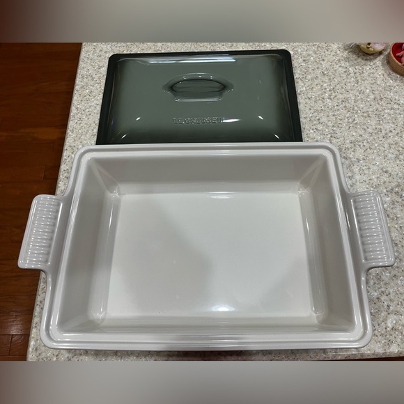 Le Creuset Green Stoneware Covered Baker - Picture 3 of 5
